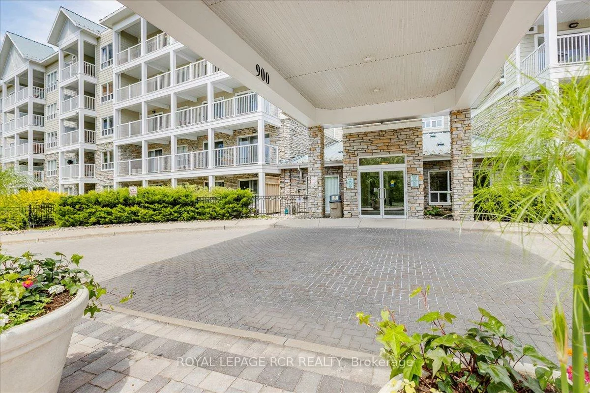 900, Bogart Mill, Gorham-College Manor, Newmarket