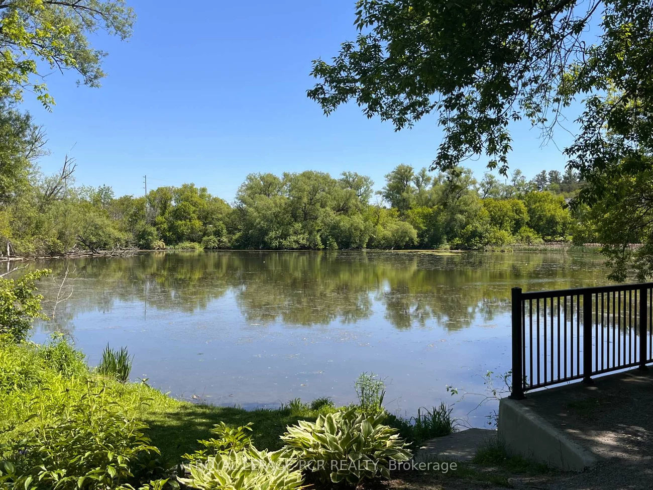 900, Bogart Mill, Gorham-College Manor, Newmarket