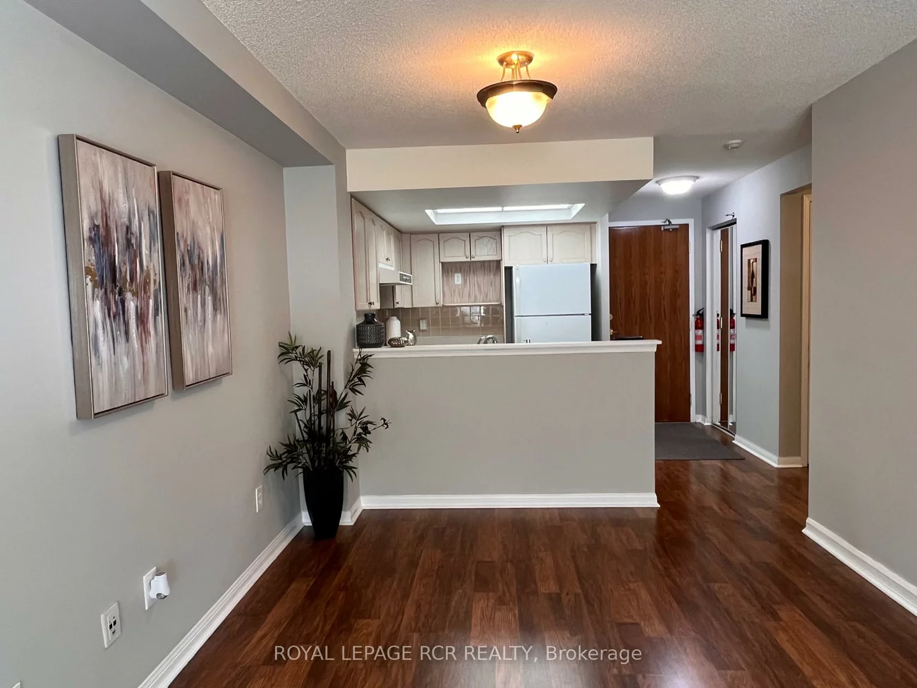 900, Bogart Mill, Gorham-College Manor, Newmarket