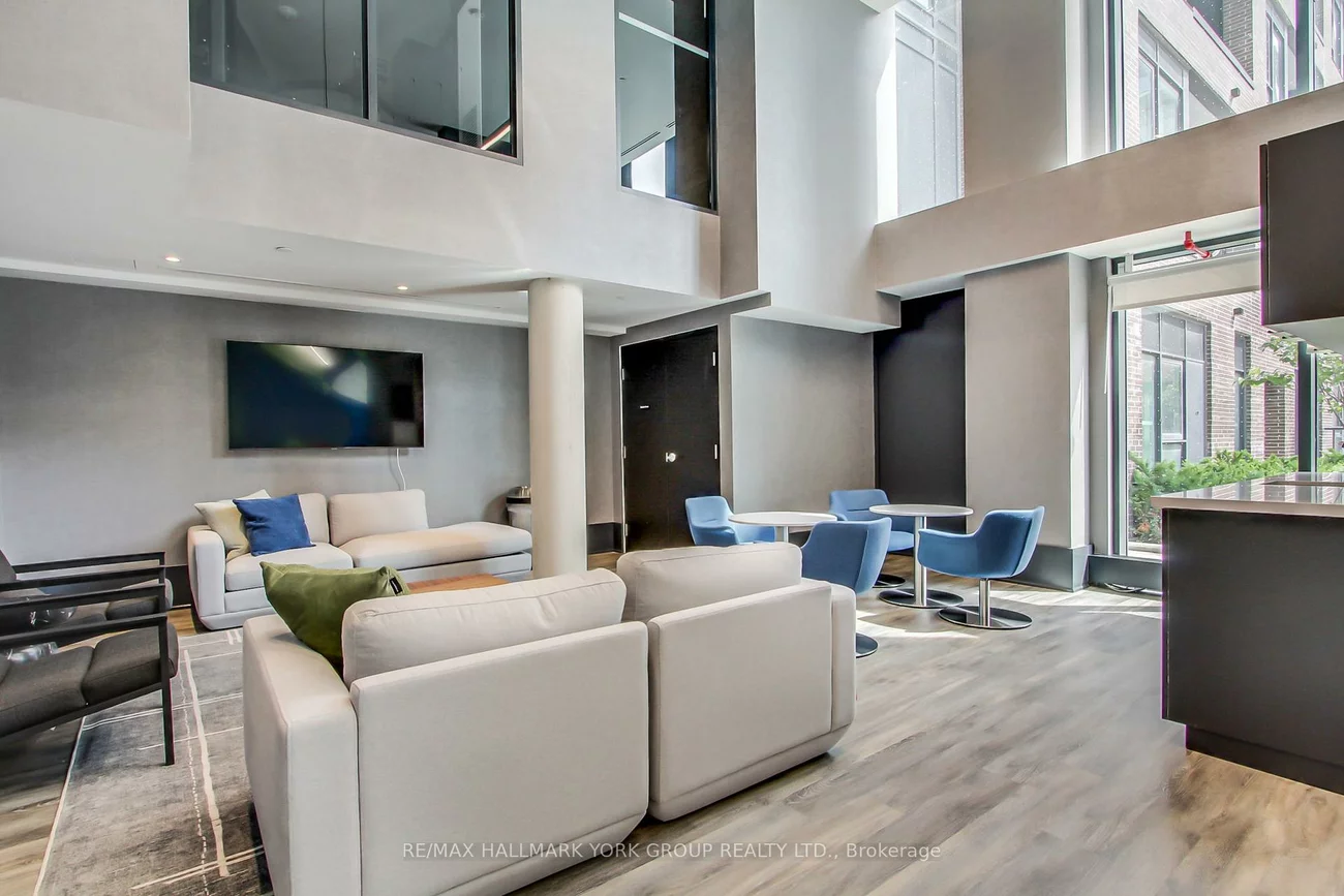 185, Deerfield, Central Newmarket, Newmarket