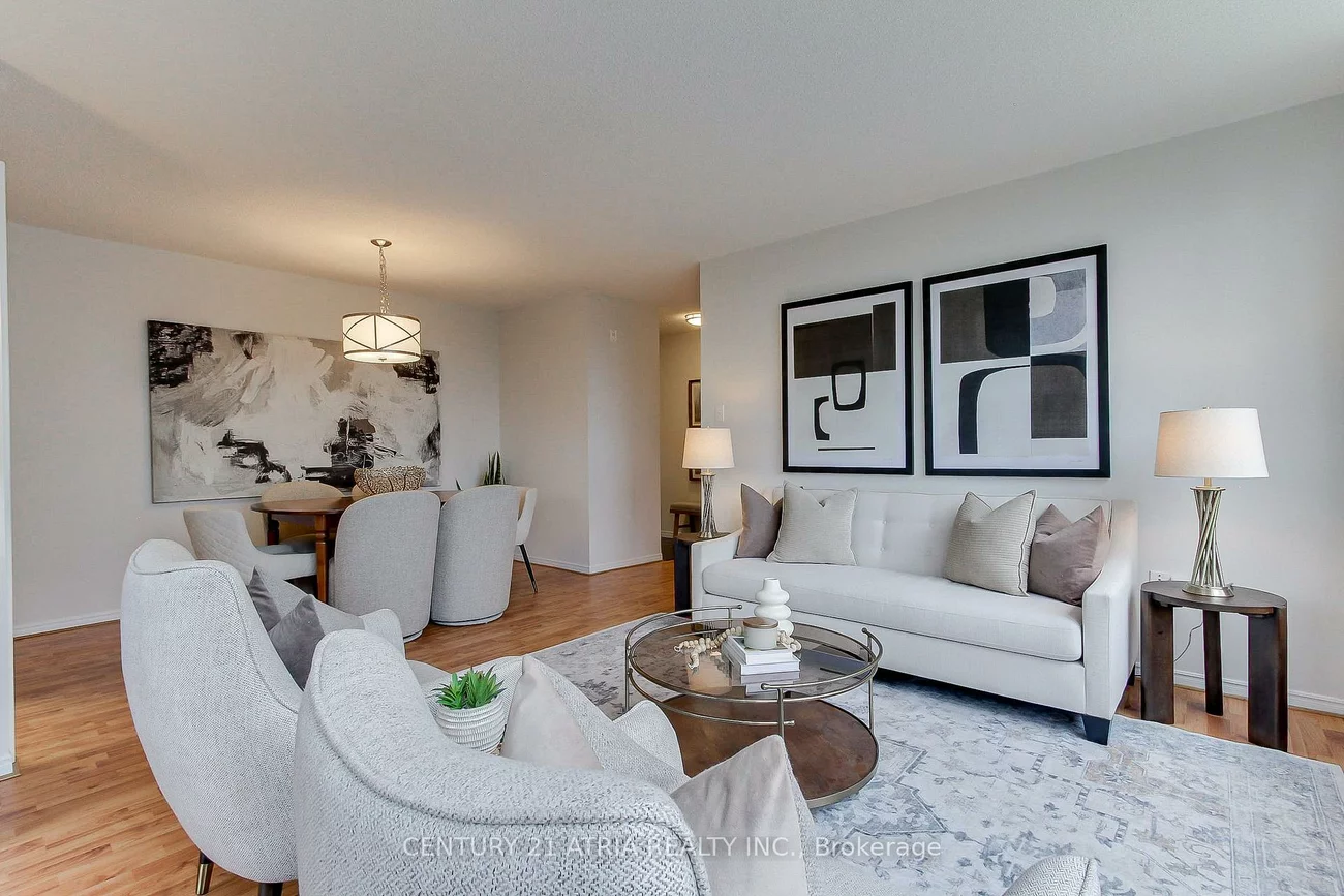 270, Davis, Central Newmarket, Newmarket