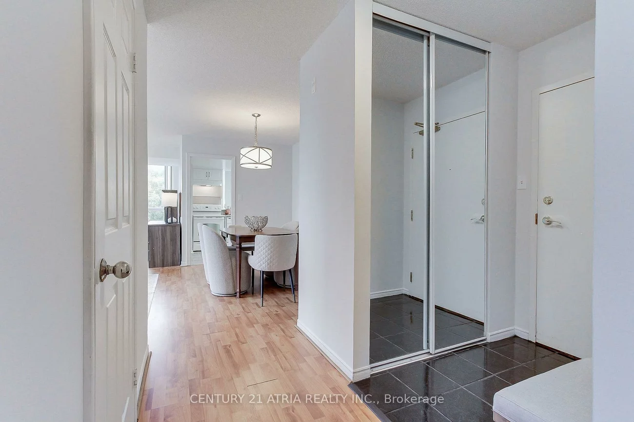 270, Davis, Central Newmarket, Newmarket