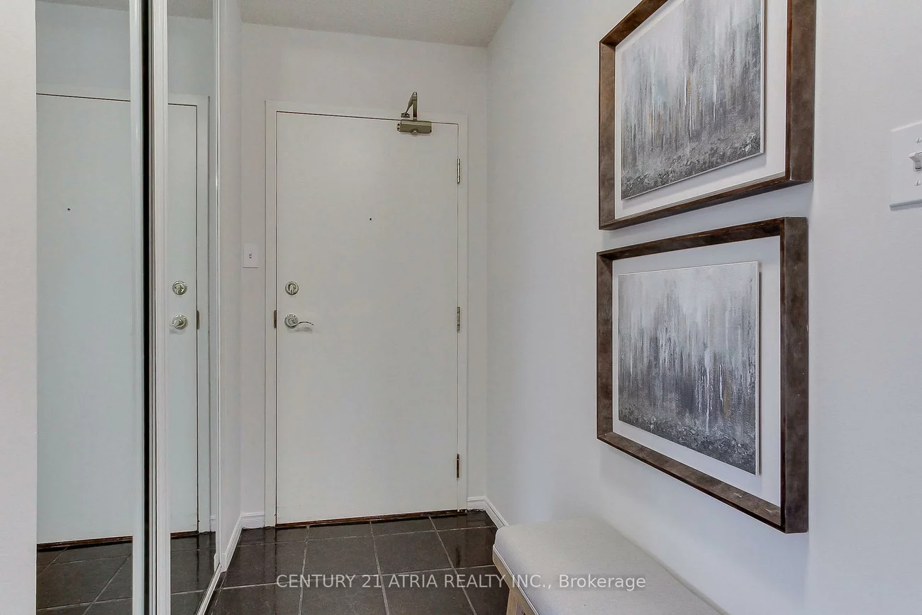 270, Davis, Central Newmarket, Newmarket