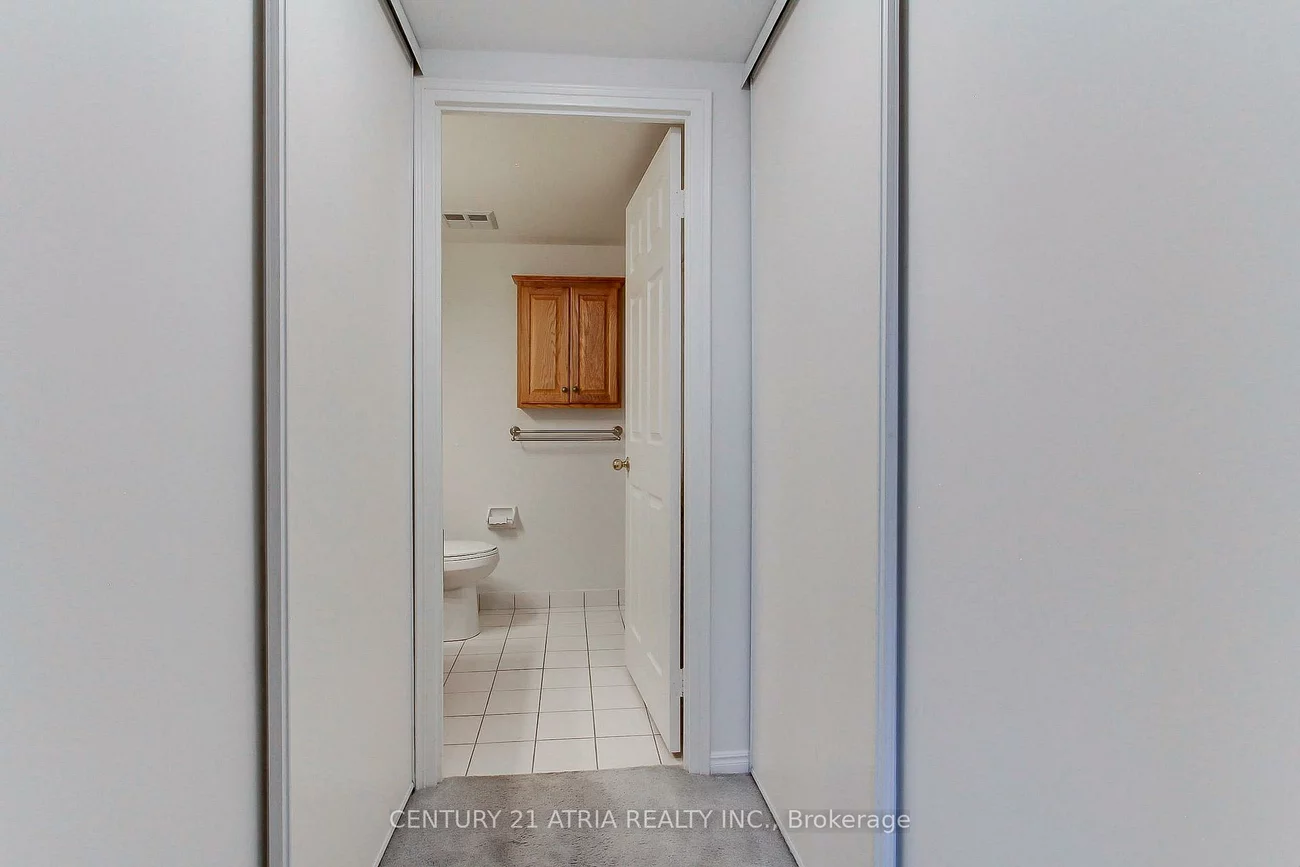 270, Davis, Central Newmarket, Newmarket