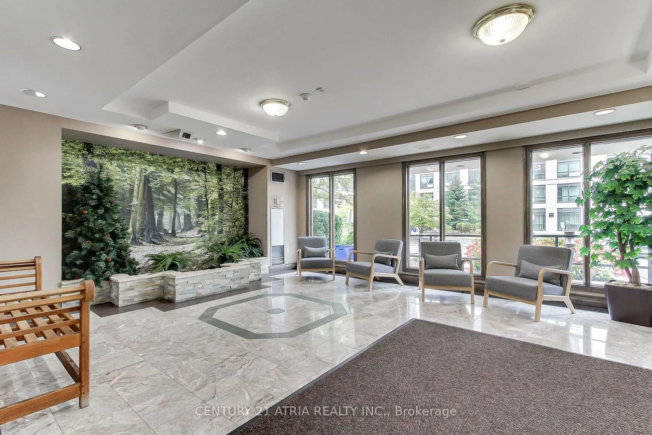 270, Davis, Central Newmarket, Newmarket