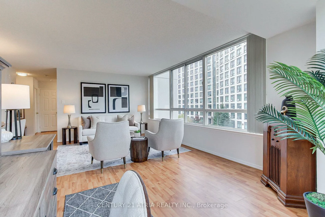 270, Davis, Central Newmarket, Newmarket