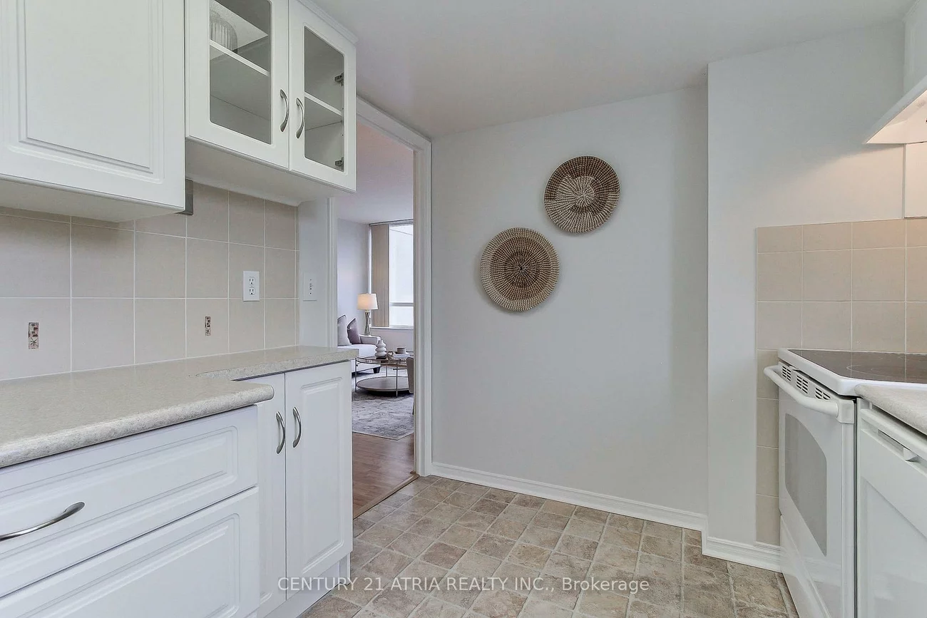 270, Davis, Central Newmarket, Newmarket