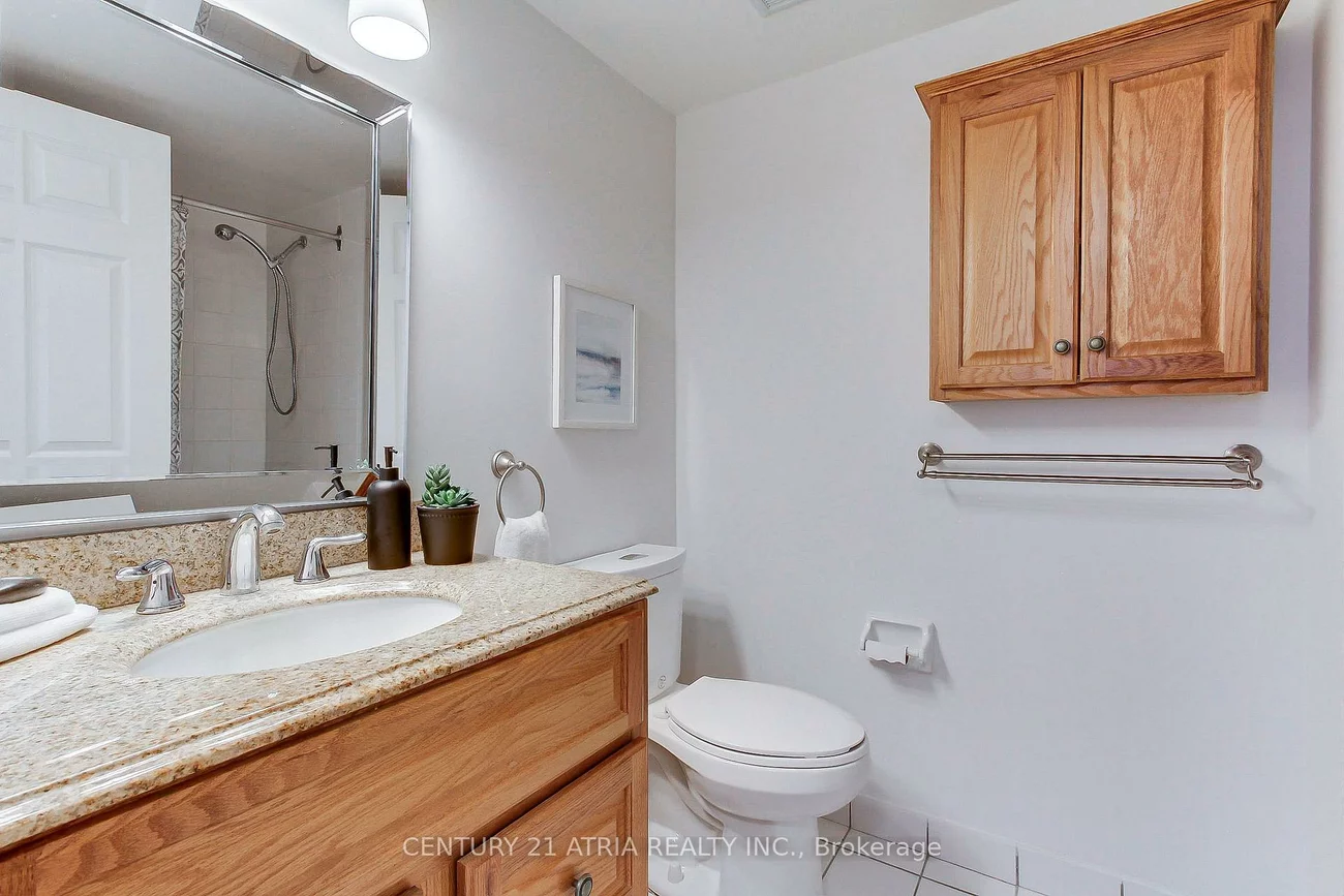 270, Davis, Central Newmarket, Newmarket