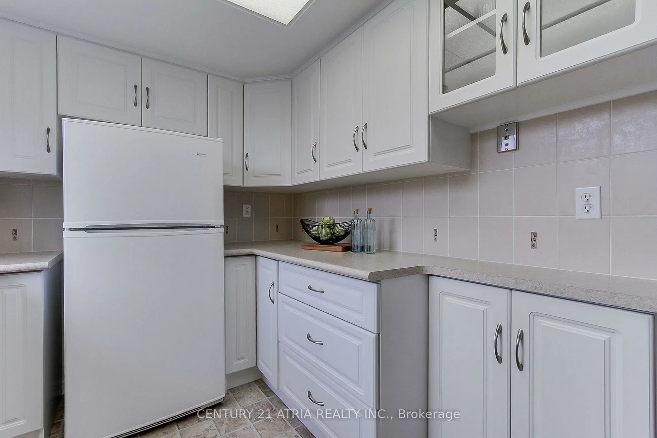 270, Davis, Central Newmarket, Newmarket