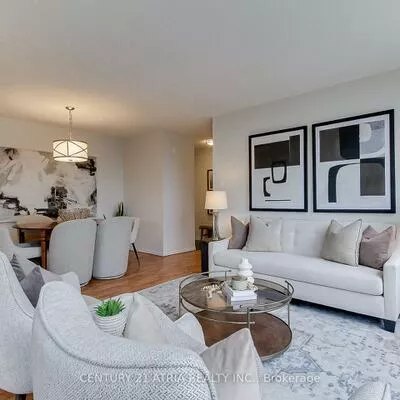 270, Davis, Central Newmarket, Newmarket