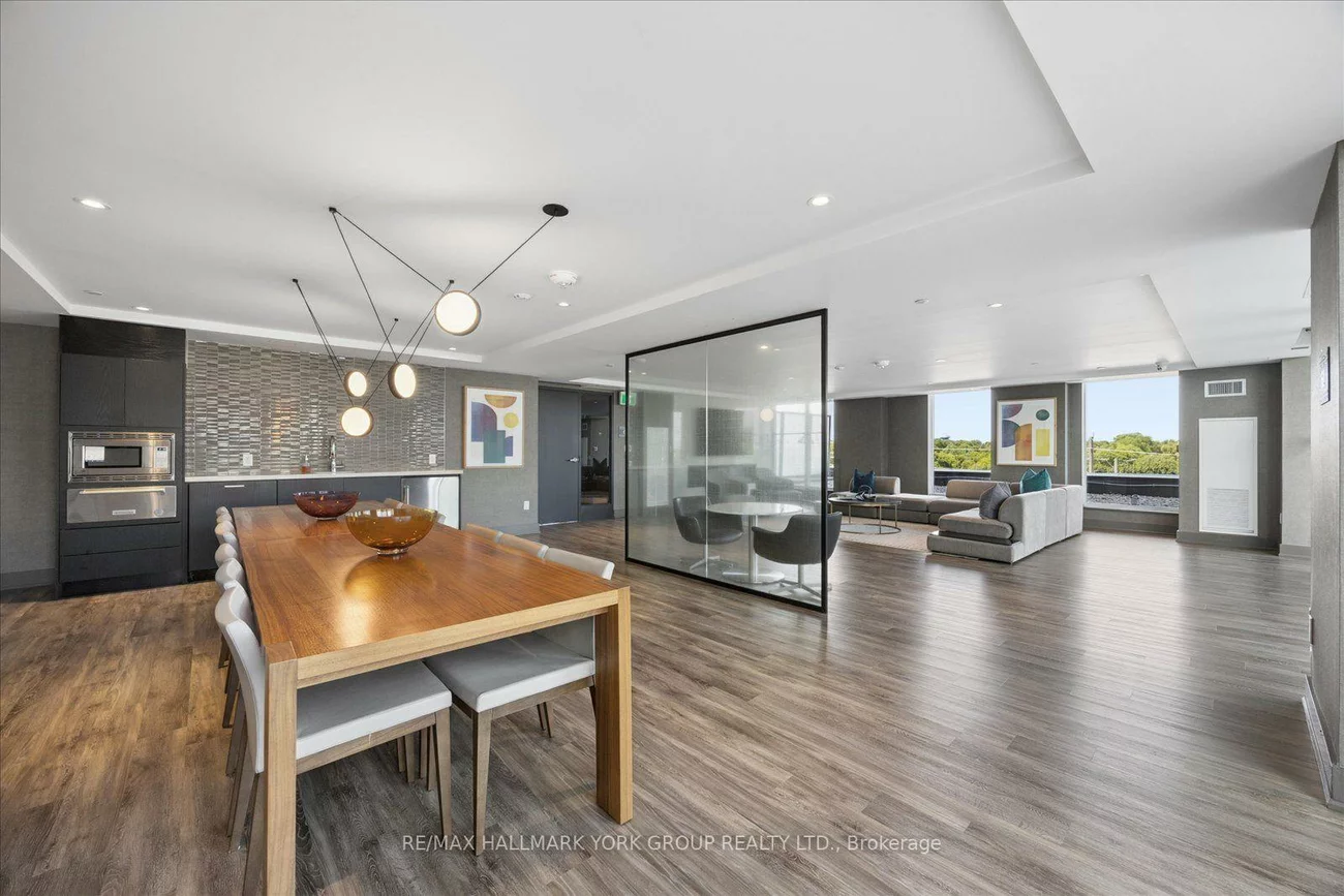 185, Deerfield, Central Newmarket, Newmarket