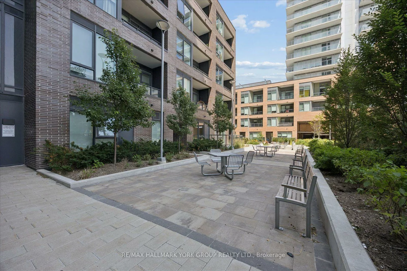 185, Deerfield, Central Newmarket, Newmarket