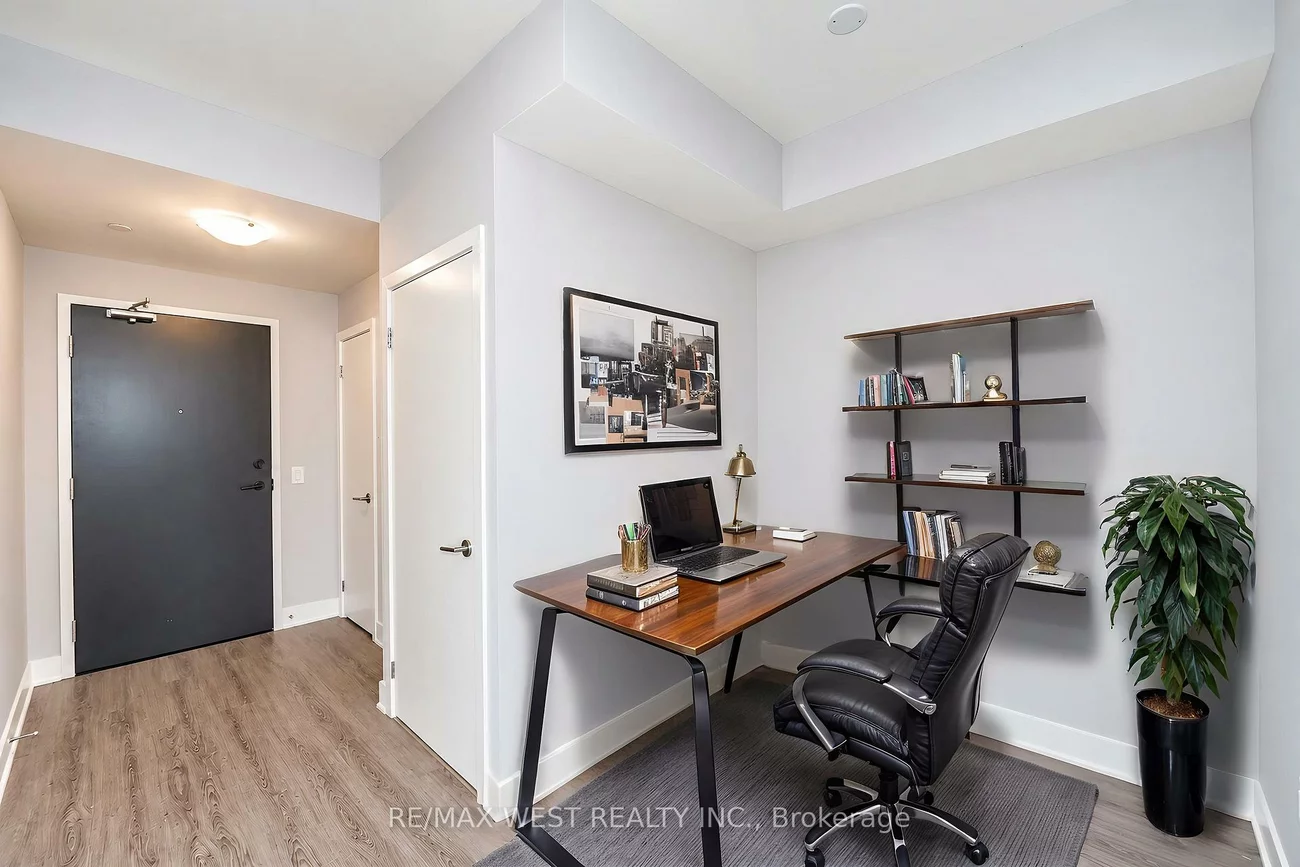 185, Deerfield, Central Newmarket, Newmarket