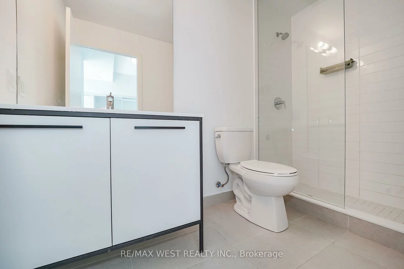 185, Deerfield, Central Newmarket, Newmarket