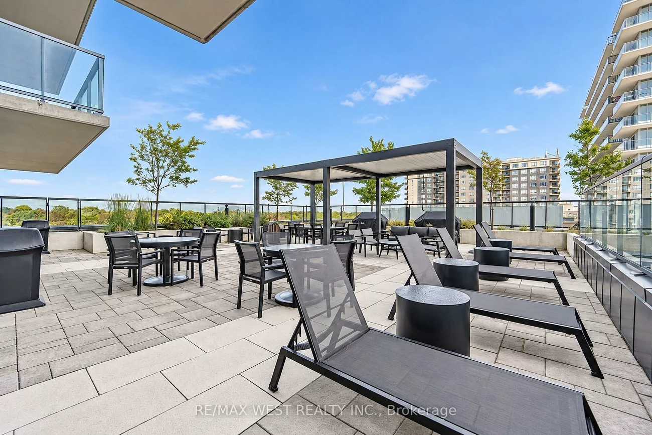 185, Deerfield, Central Newmarket, Newmarket
