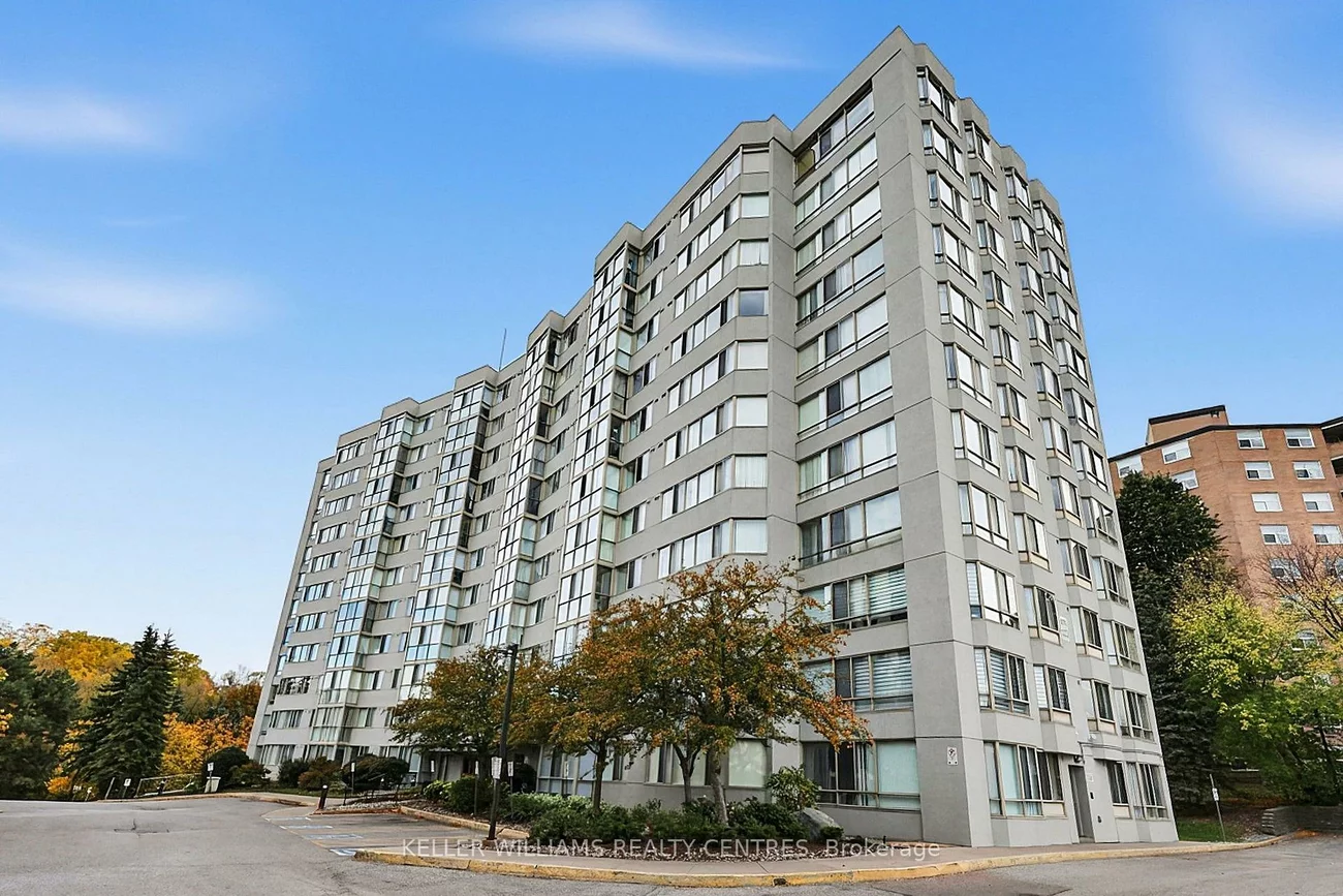 270, Davis, Central Newmarket, Newmarket