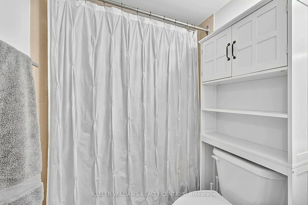 270, Davis, Central Newmarket, Newmarket