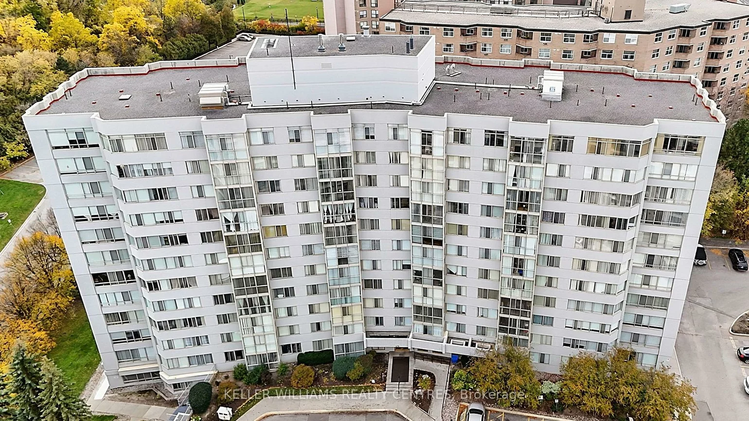 270, Davis, Central Newmarket, Newmarket