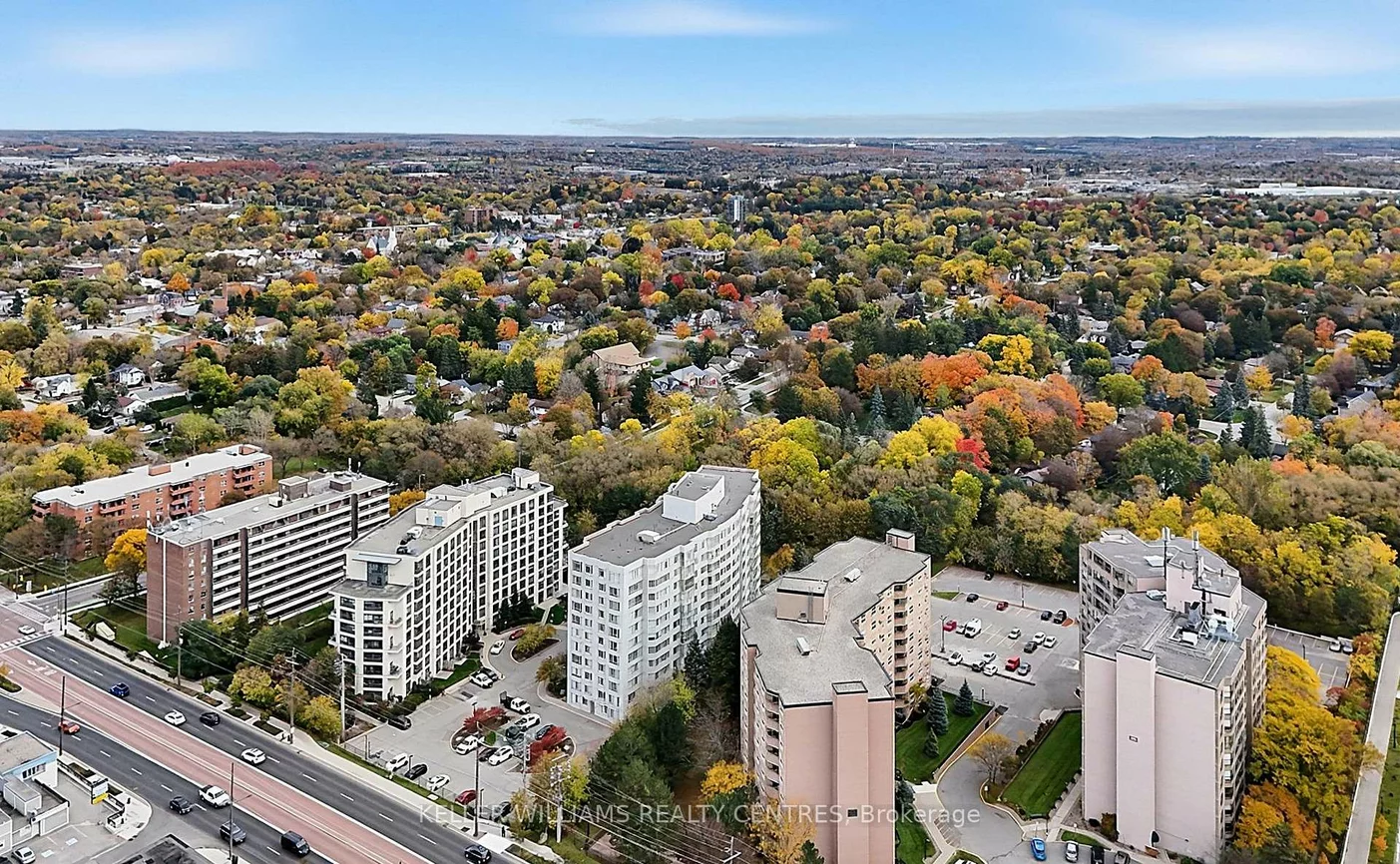 270, Davis, Central Newmarket, Newmarket