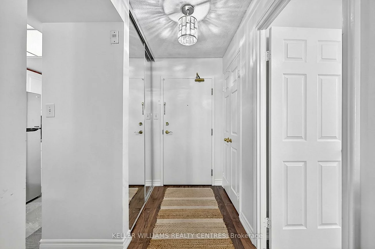 270, Davis, Central Newmarket, Newmarket