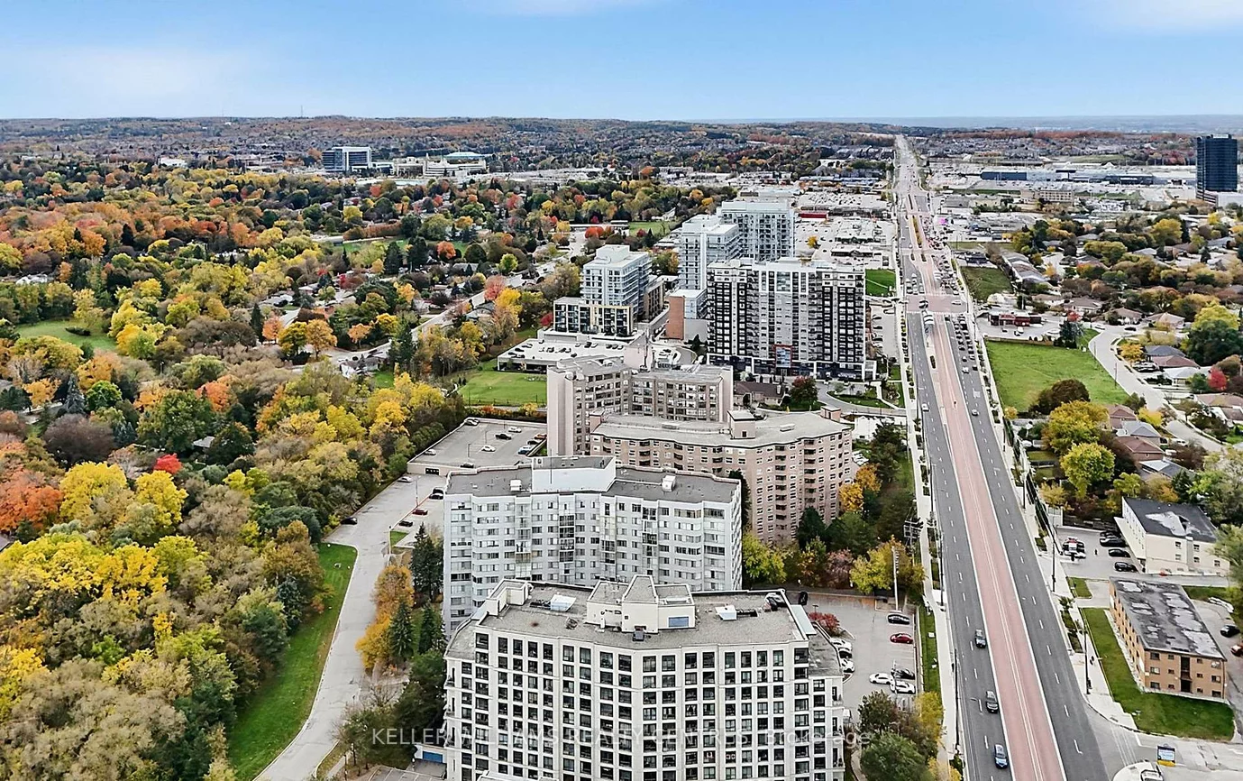 270, Davis, Central Newmarket, Newmarket