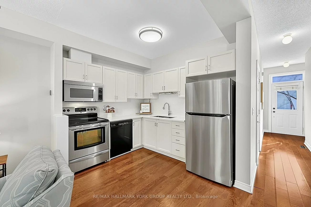 923, Creekfront, Gorham-College Manor, Newmarket
