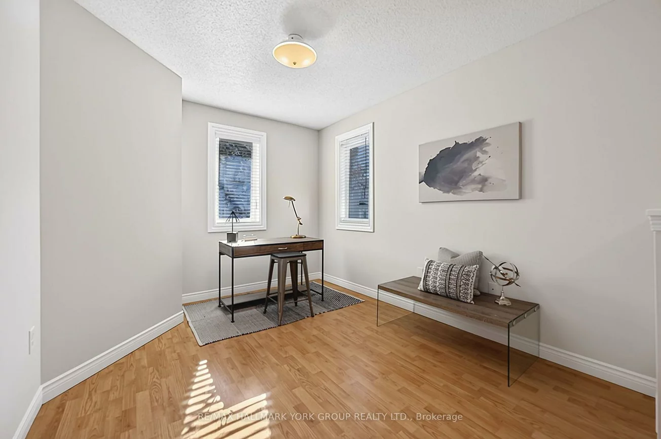 923, Creekfront, Gorham-College Manor, Newmarket