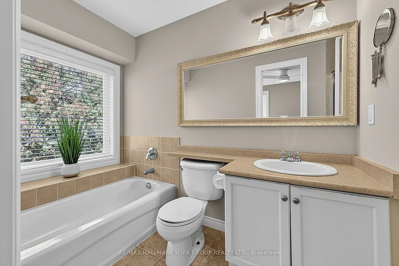 923, Creekfront, Gorham-College Manor, Newmarket