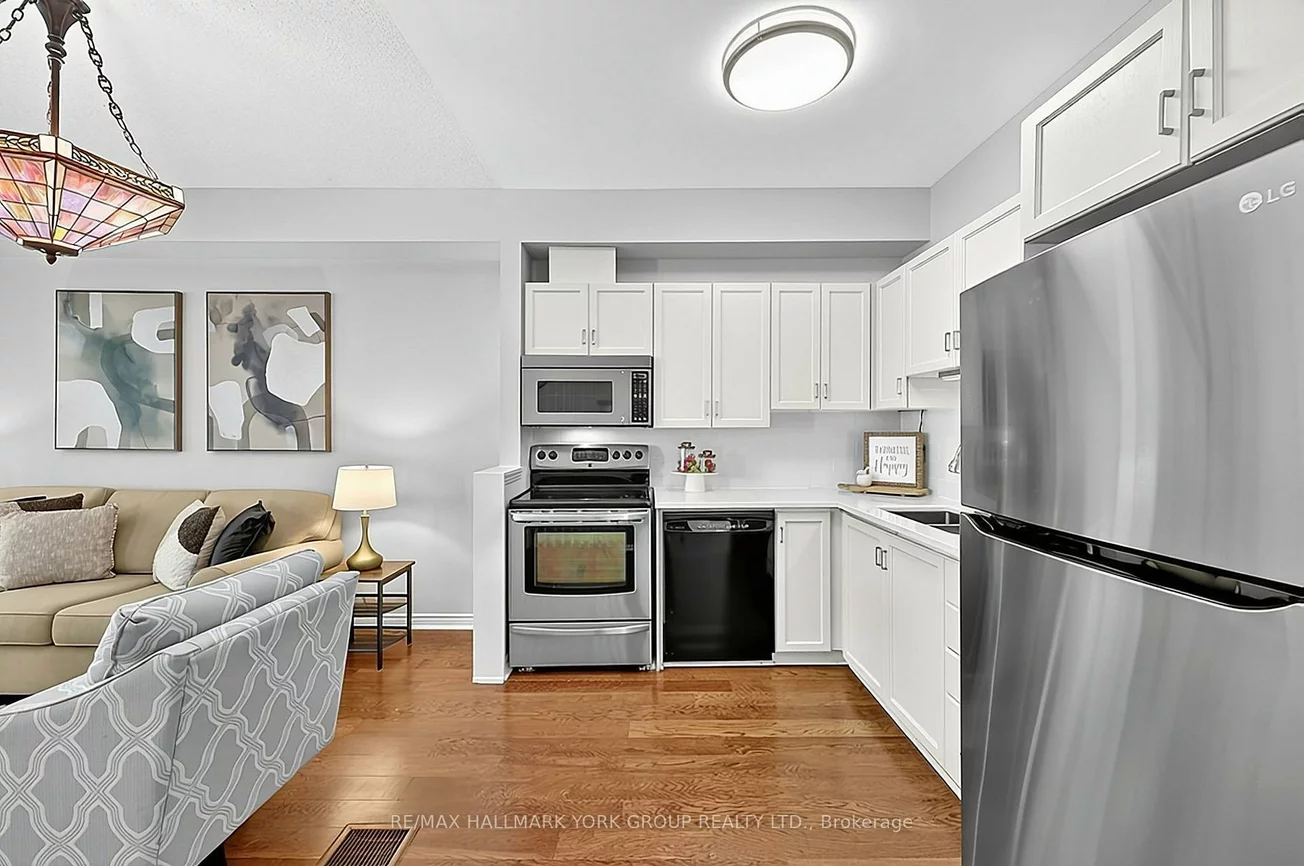 923, Creekfront, Gorham-College Manor, Newmarket
