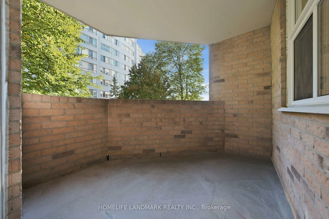 260, Davis, Central Newmarket, Newmarket