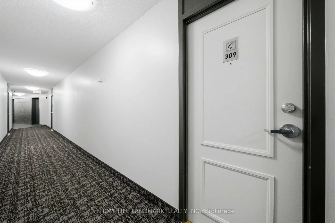 260, Davis, Central Newmarket, Newmarket