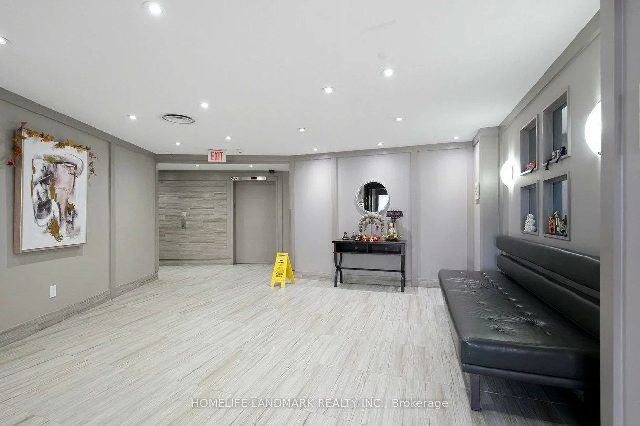 260, Davis, Central Newmarket, Newmarket