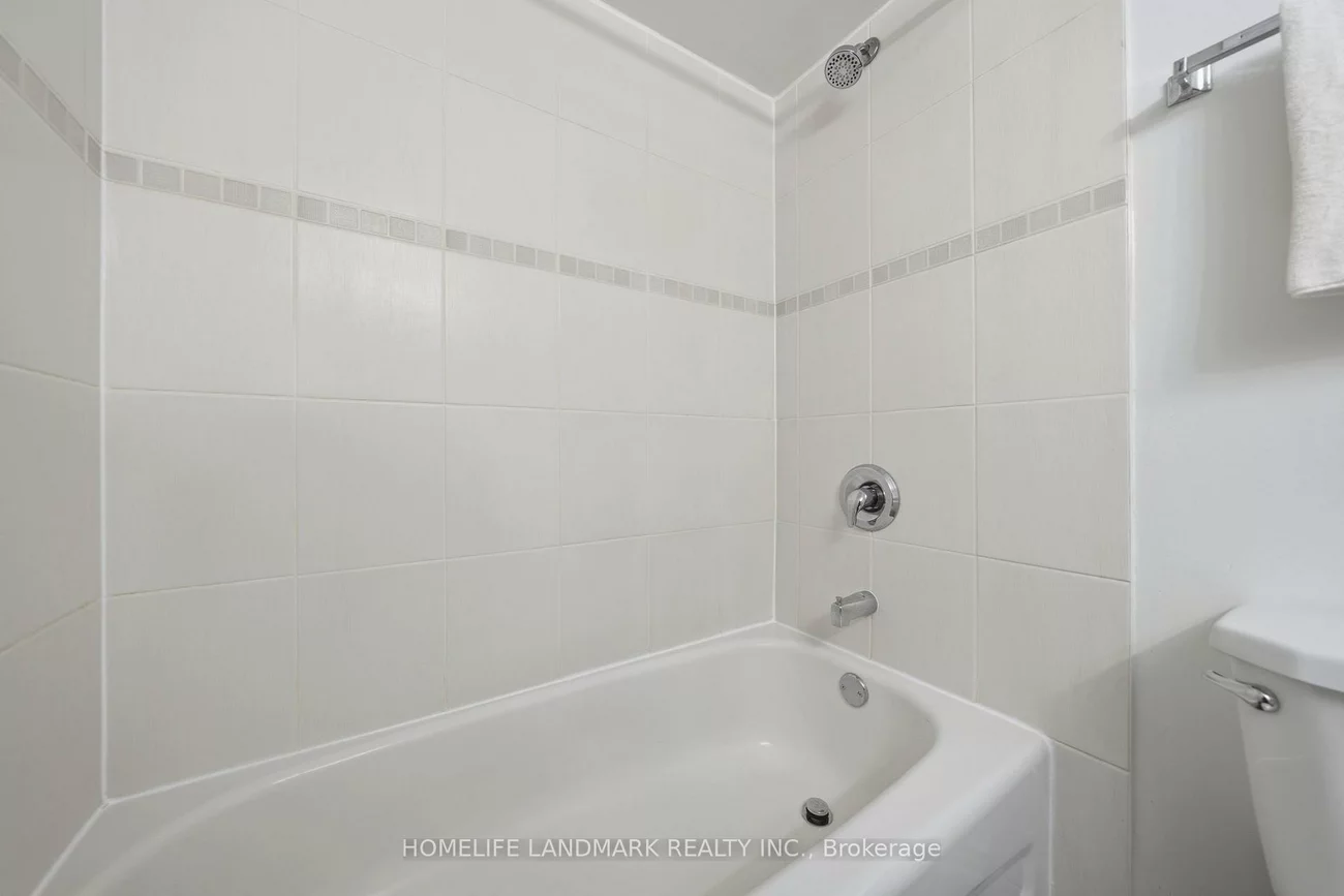 260, Davis, Central Newmarket, Newmarket