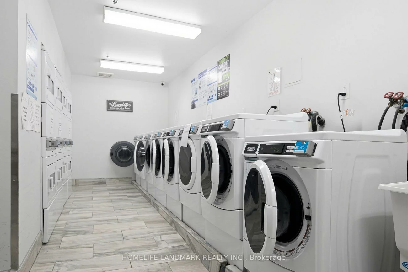 260, Davis, Central Newmarket, Newmarket