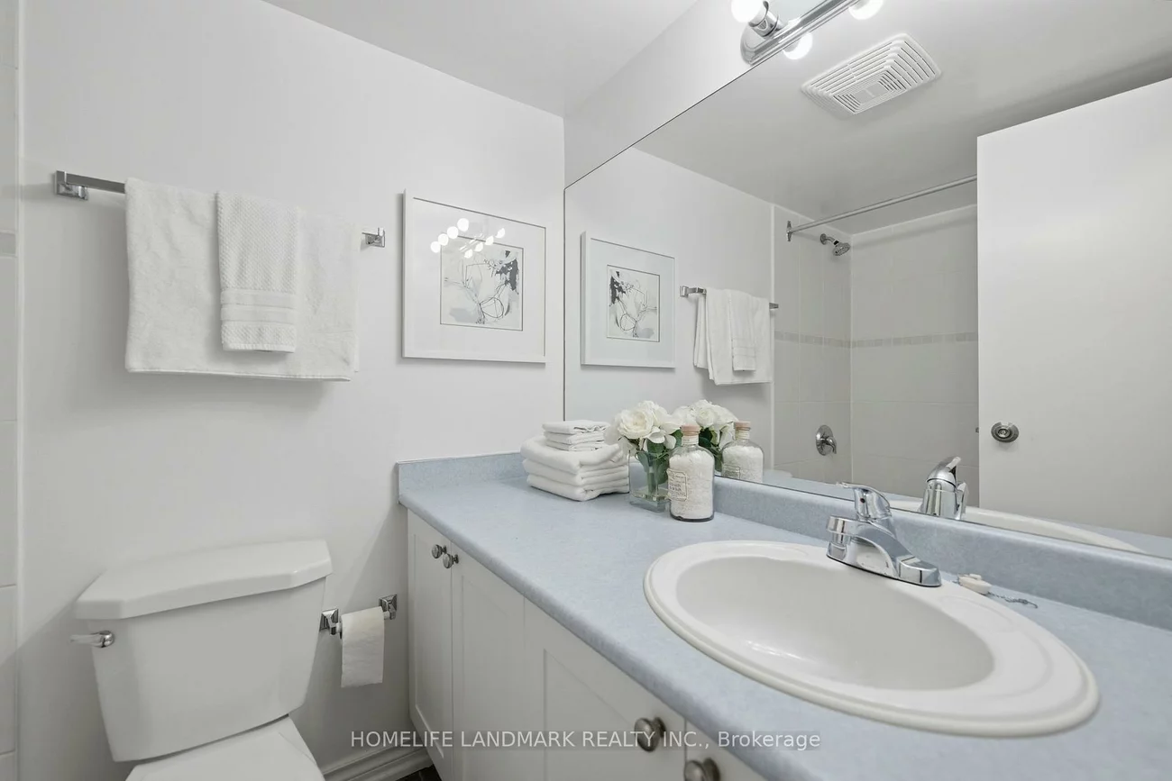 260, Davis, Central Newmarket, Newmarket