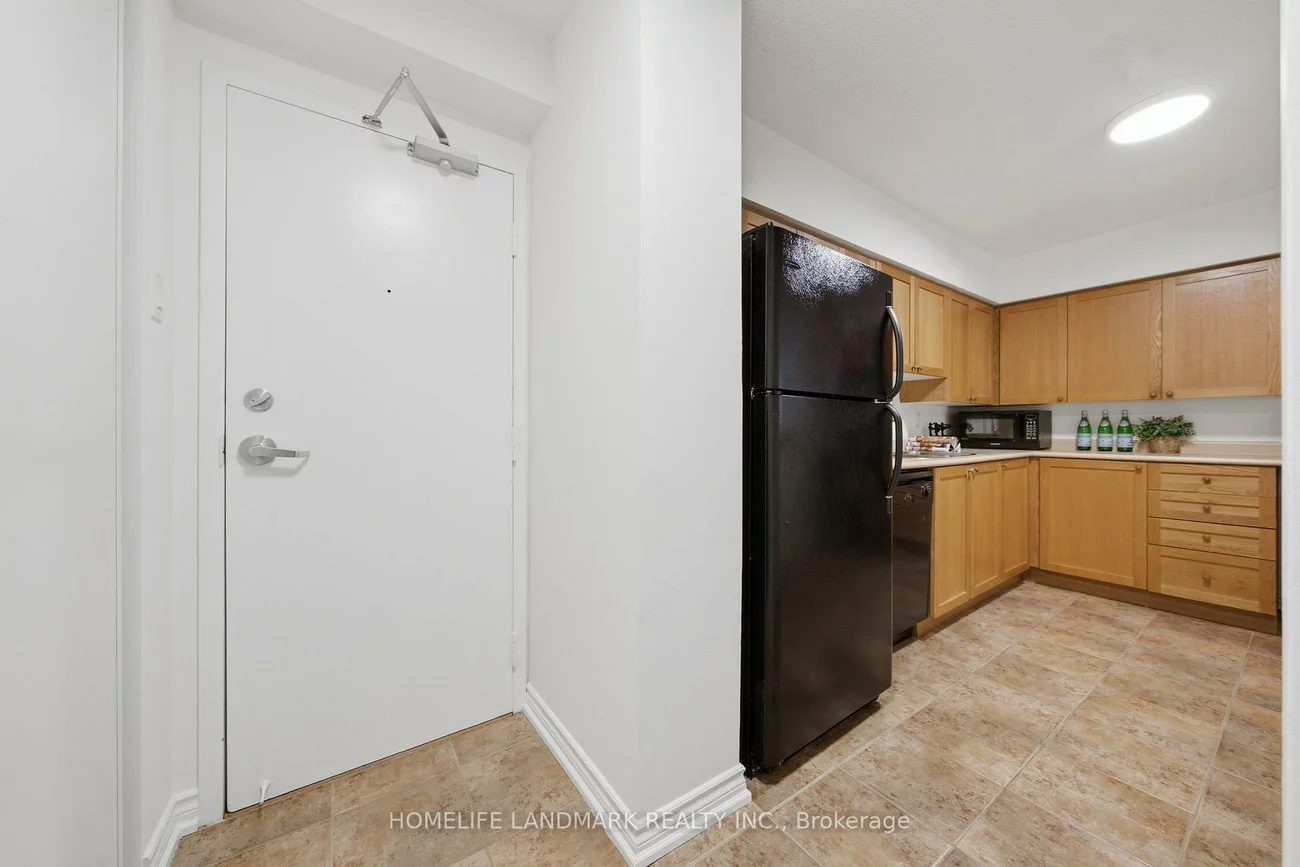 260, Davis, Central Newmarket, Newmarket