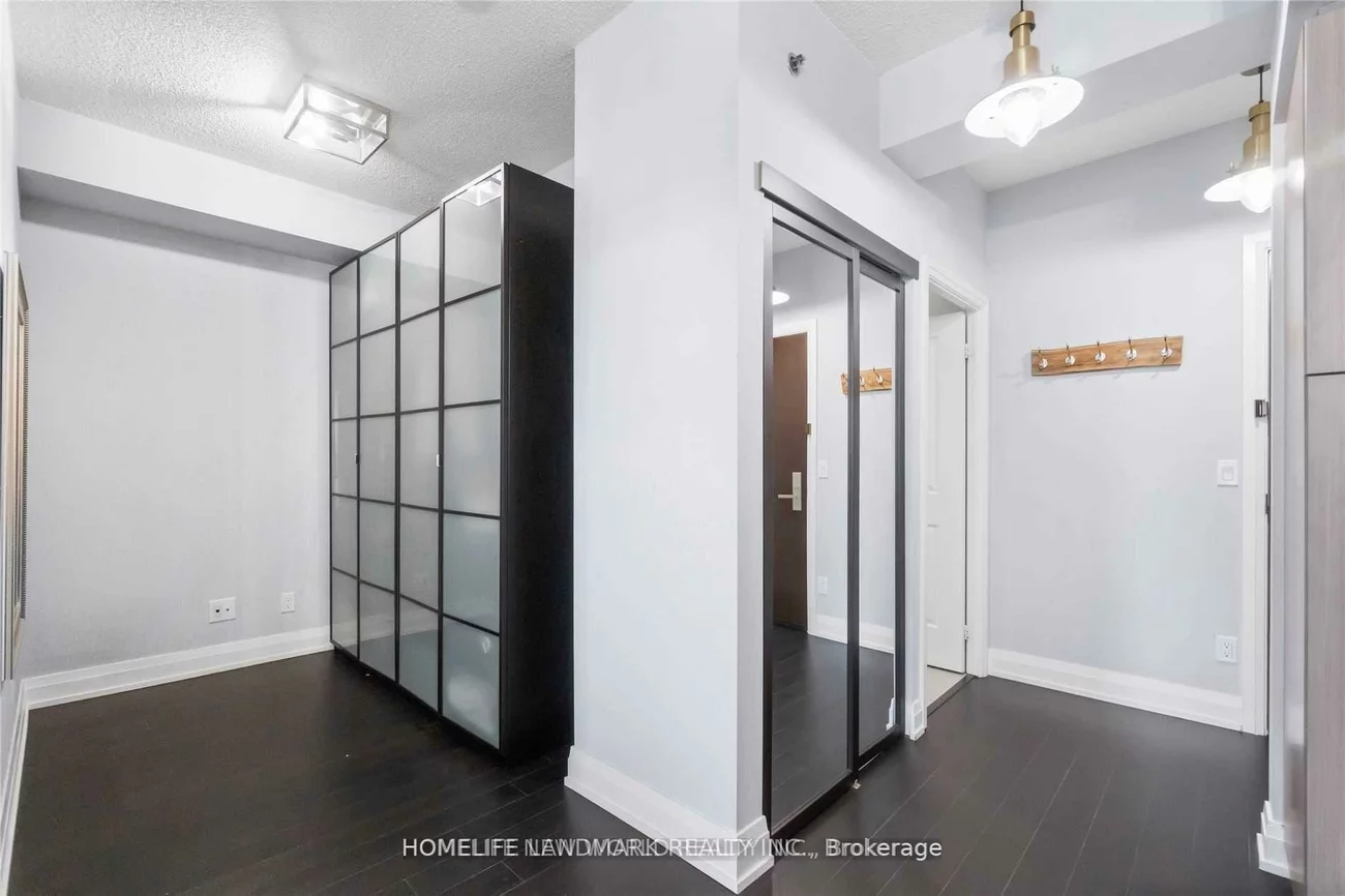 65, Speers, 1014 - QE Queen Elizabeth, Oakville
