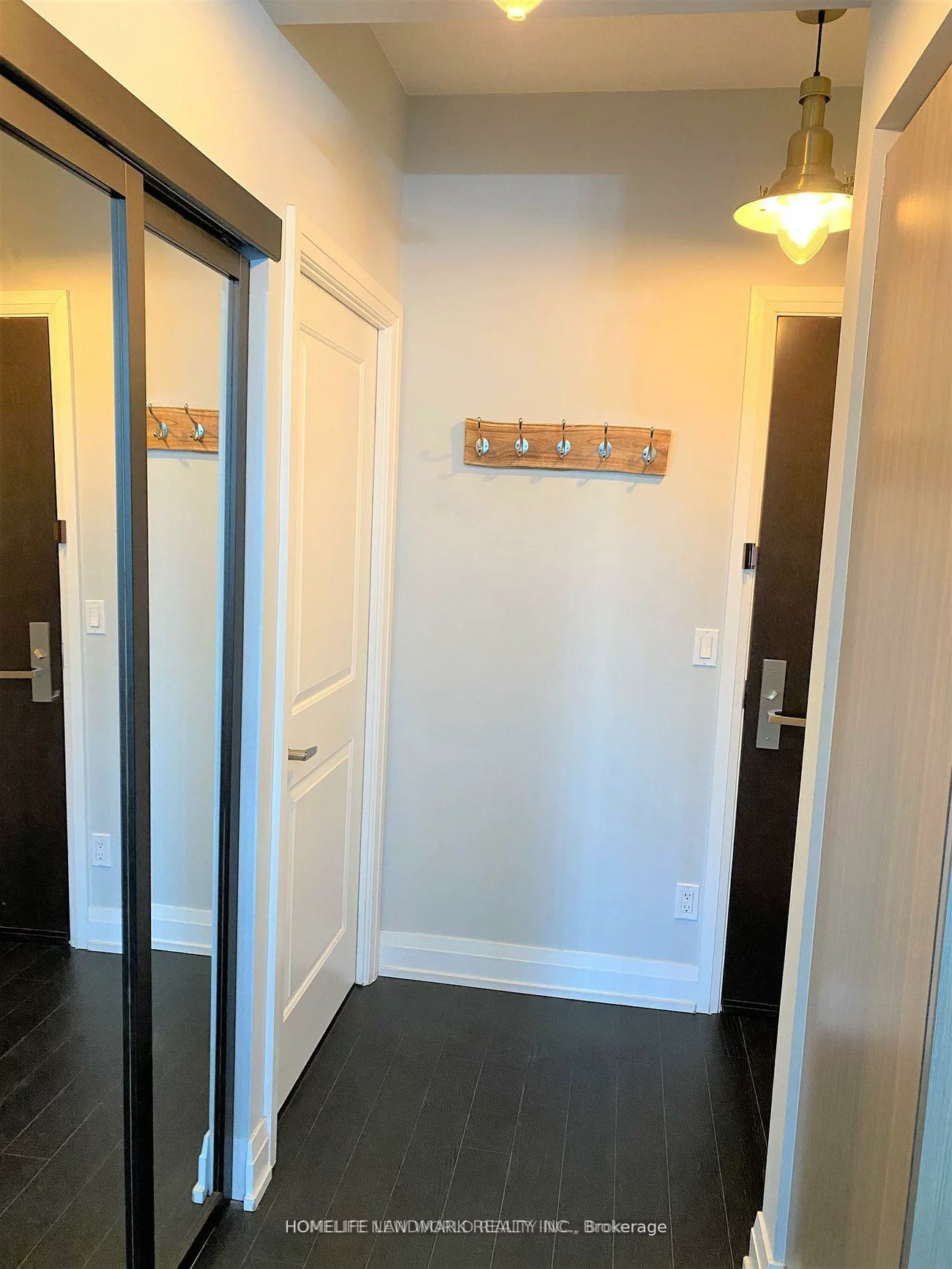 65, Speers, 1014 - QE Queen Elizabeth, Oakville