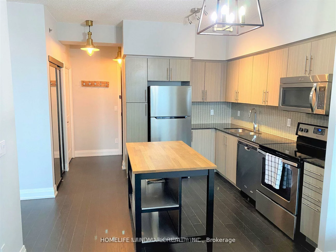 65, Speers, 1014 - QE Queen Elizabeth, Oakville
