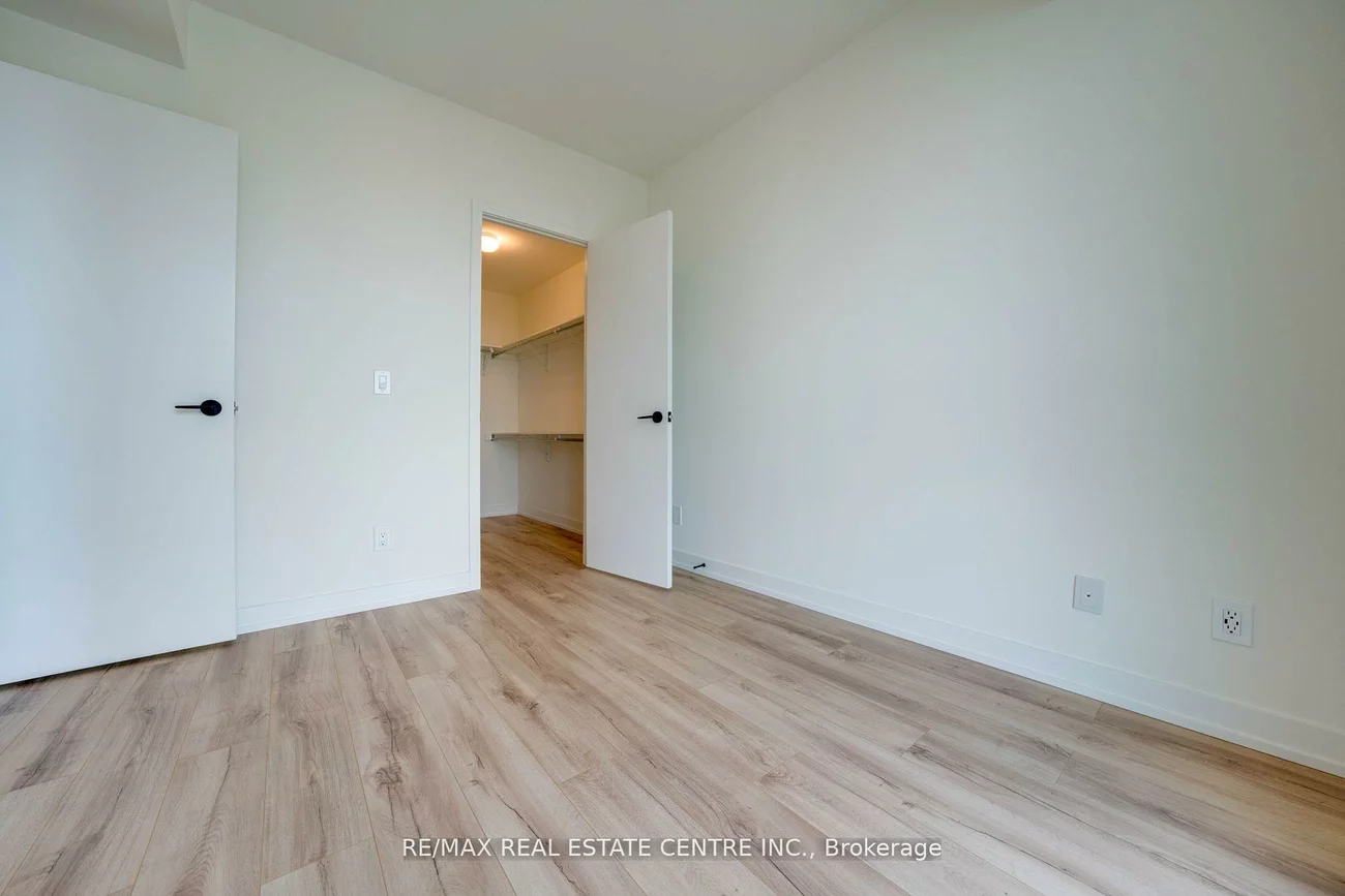 335, Wheat Boom, 1010 - JM Joshua Meadows, Oakville