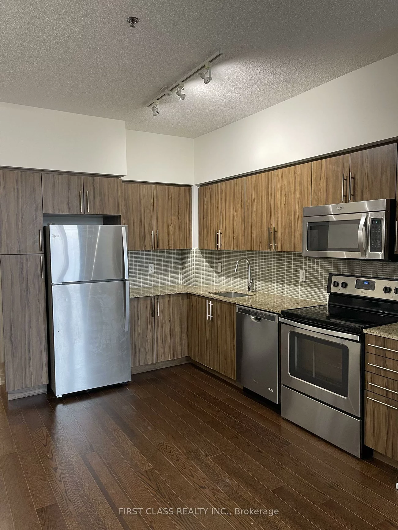 65, Speers, 1014 - QE Queen Elizabeth, Oakville