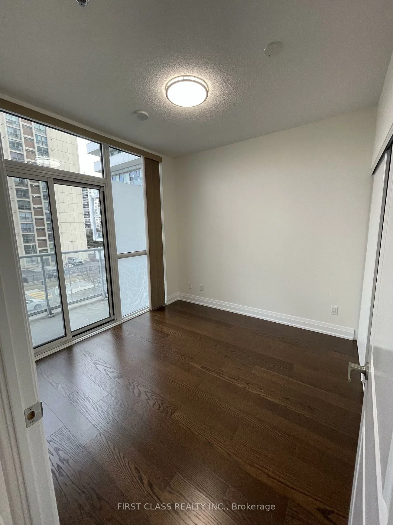 65, Speers, 1014 - QE Queen Elizabeth, Oakville