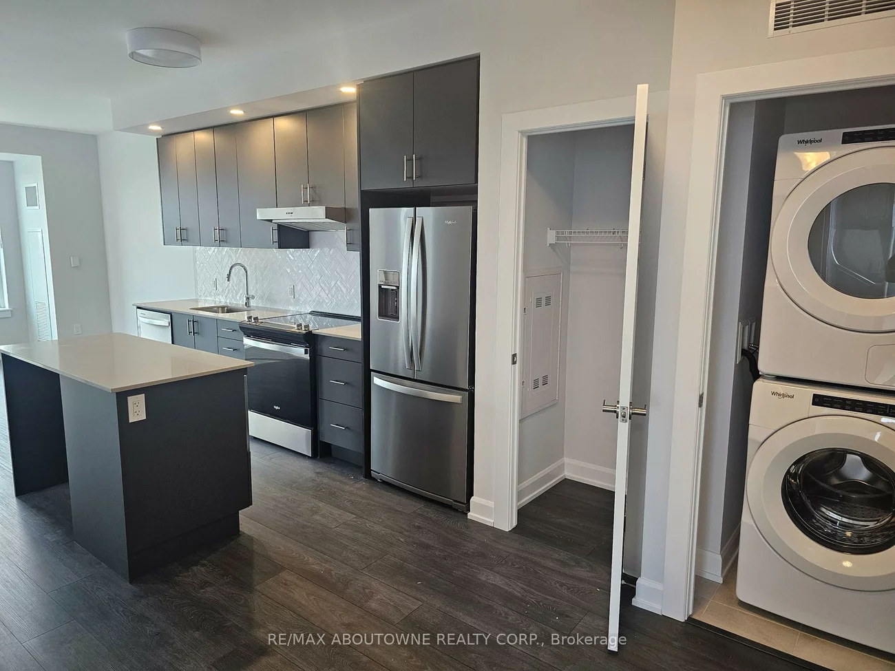 3220, William Coltson, 1010 - JM Joshua Meadows, Oakville
