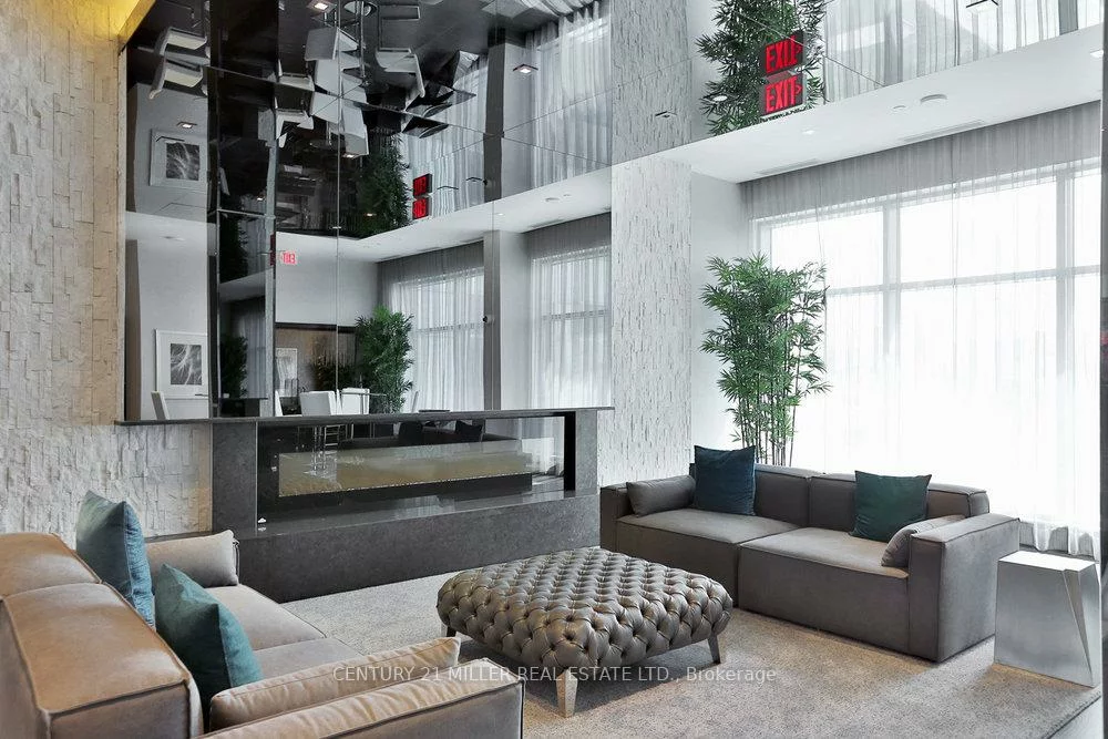 65, Speers, 1014 - QE Queen Elizabeth, Oakville