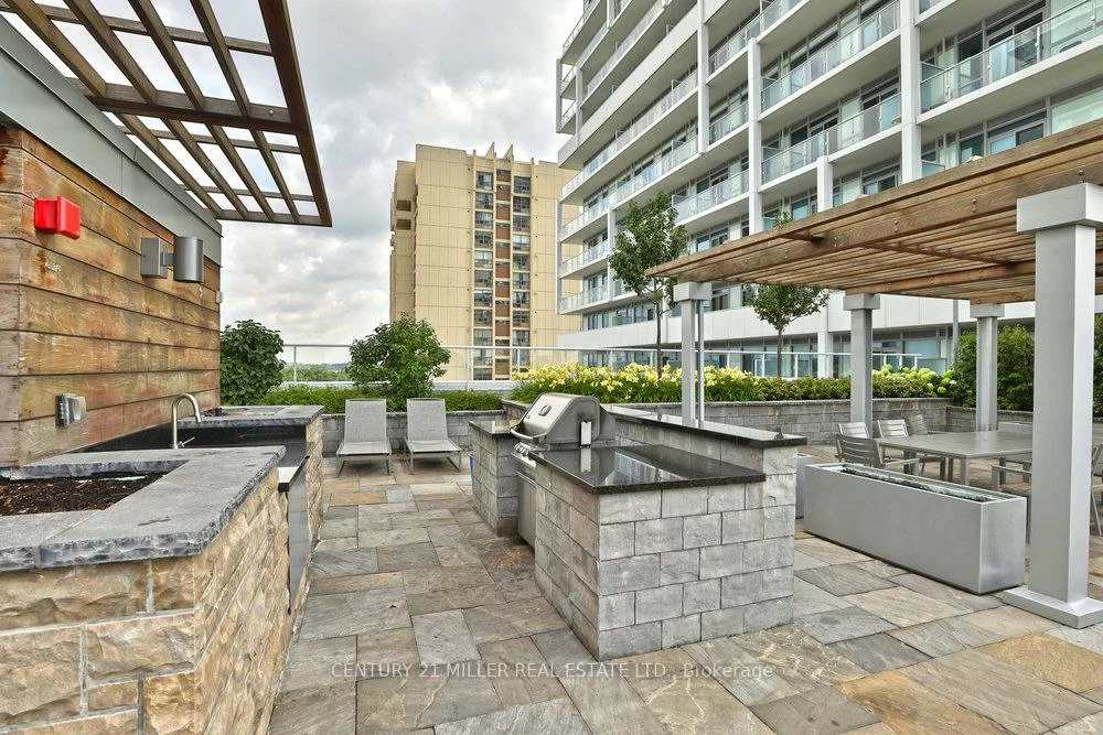 65, Speers, 1014 - QE Queen Elizabeth, Oakville