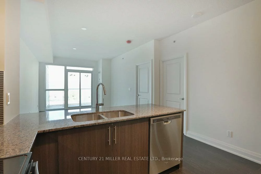 65, Speers, 1014 - QE Queen Elizabeth, Oakville