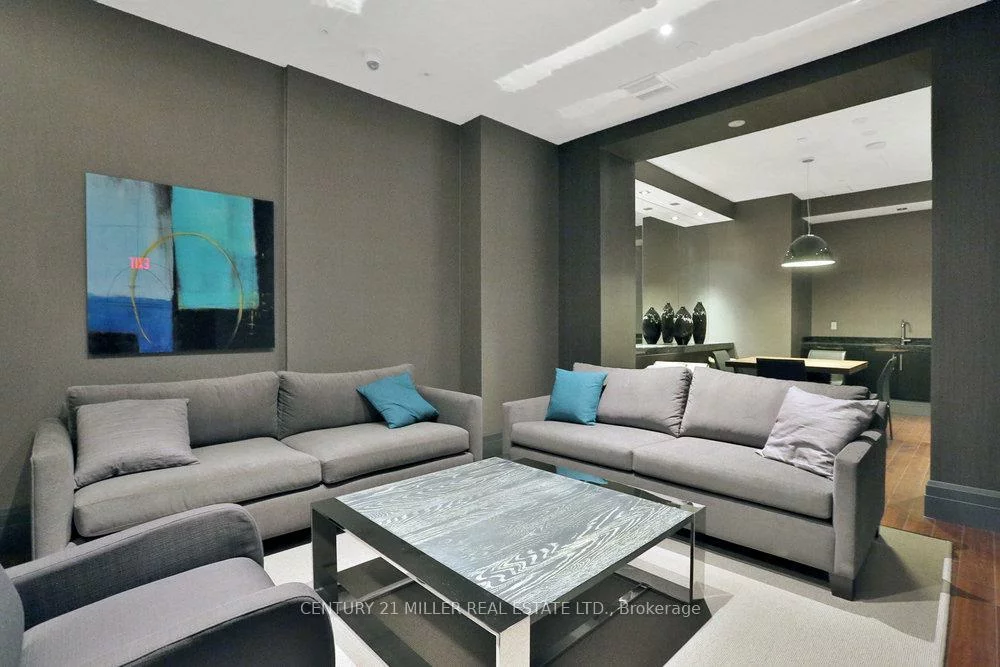 65, Speers, 1014 - QE Queen Elizabeth, Oakville