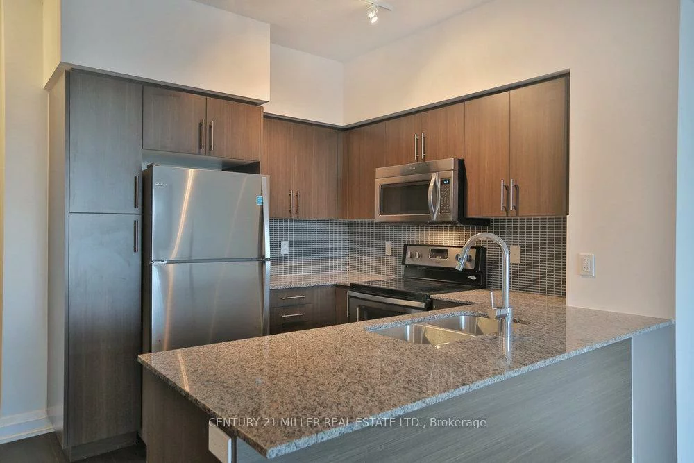 65, Speers, 1014 - QE Queen Elizabeth, Oakville