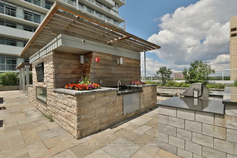 65, Speers, 1014 - QE Queen Elizabeth, Oakville
