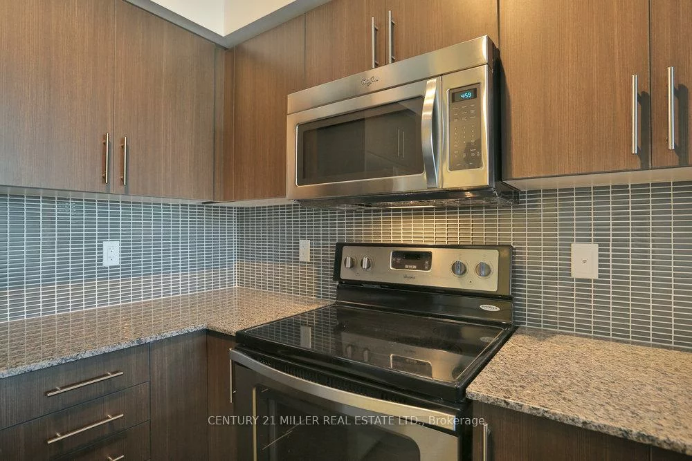 65, Speers, 1014 - QE Queen Elizabeth, Oakville